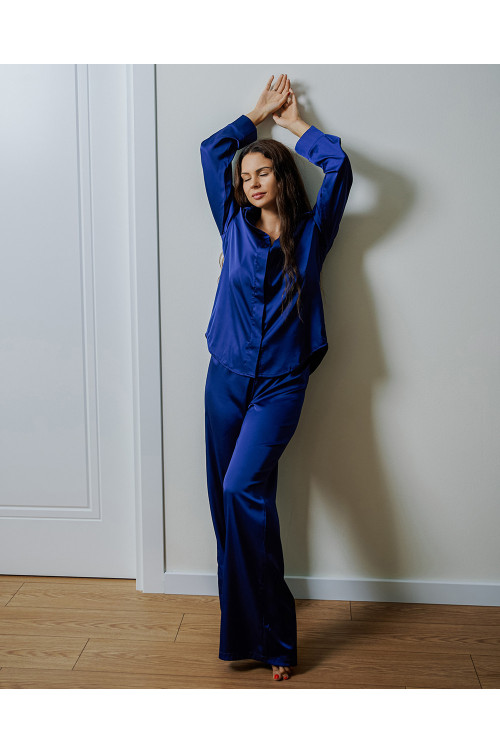 Set of trousers and shirt